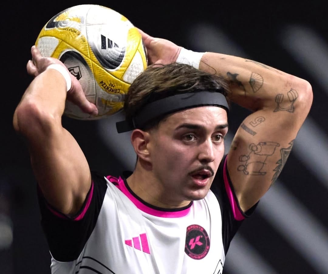 Youth player wearing Proteckthor headband during a match