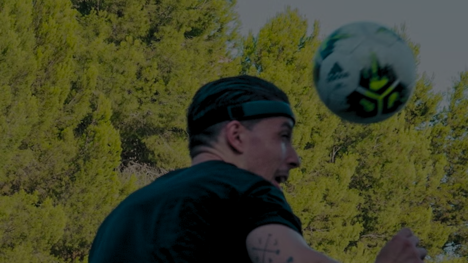 El invento español que salva el cerebro de los futbolistas: "Estaría bien que Cristiano o Messi lo llevaran para dar ejemplo"